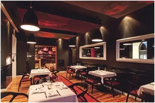 酒店制服定制與餐廳藝術(shù)性如何結(jié)合？