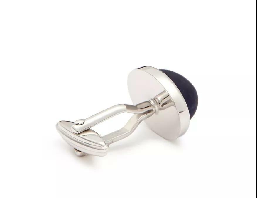 尚麟服飾酒店制服設(shè)計細節(jié)—鯨尾袖扣 尚麟服飾酒店制服設(shè)計細節(jié)—鯨尾袖扣